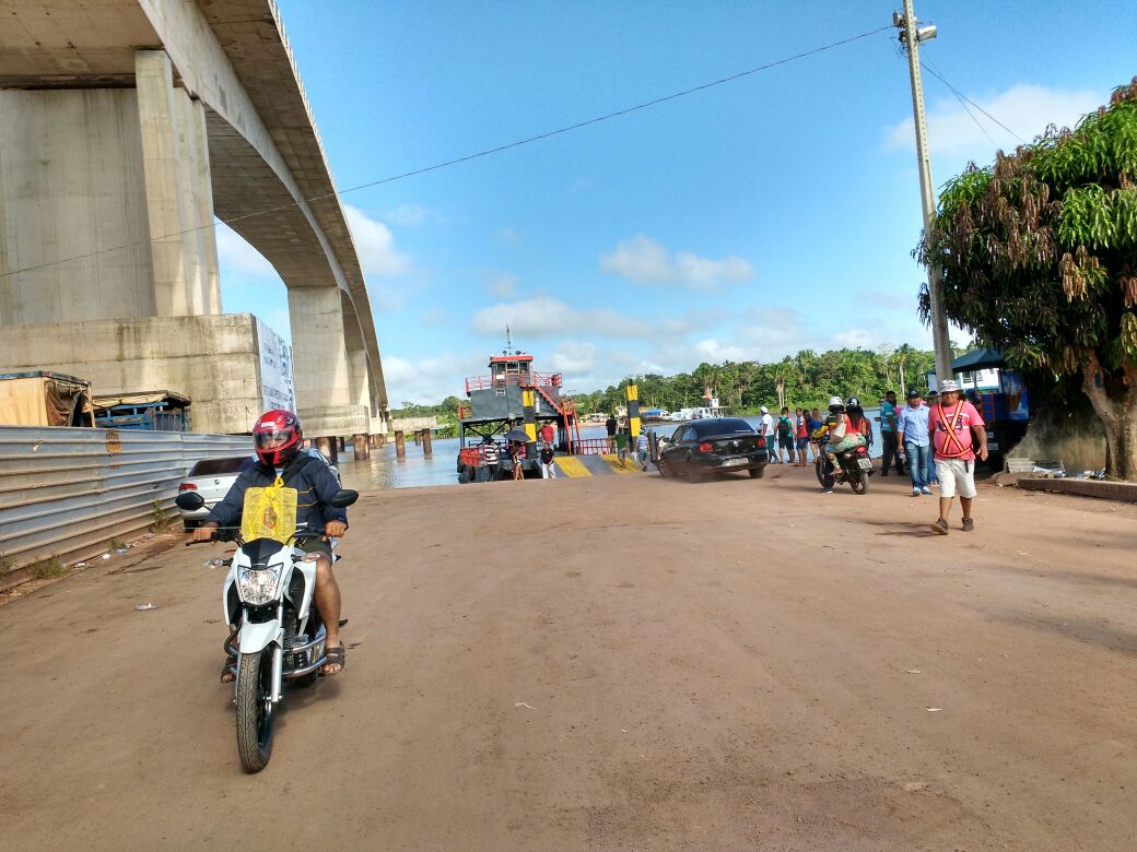 notícia: Festa de São Tiago: Espera de motoristas para atravessar na balsa cai para 8 minutos