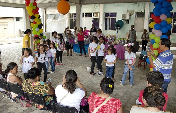 notícia: Pacientes do HCA e PAI participam de programação especial