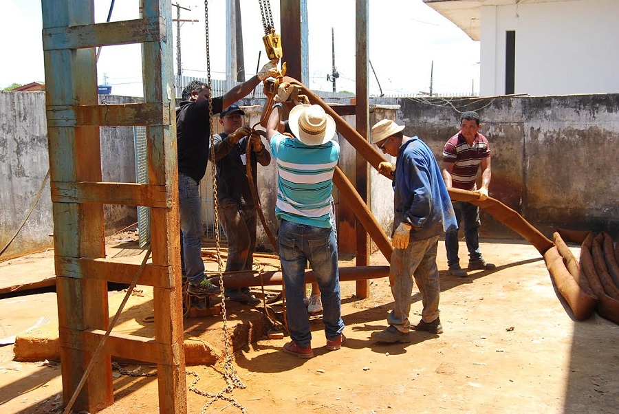 notícia: Caesa realiza troca de conjunto motobomba no sistema de abastecimento do Congós