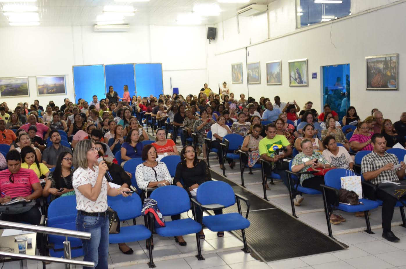 notícia: Programas reforçam educação nas escolas estaduais 