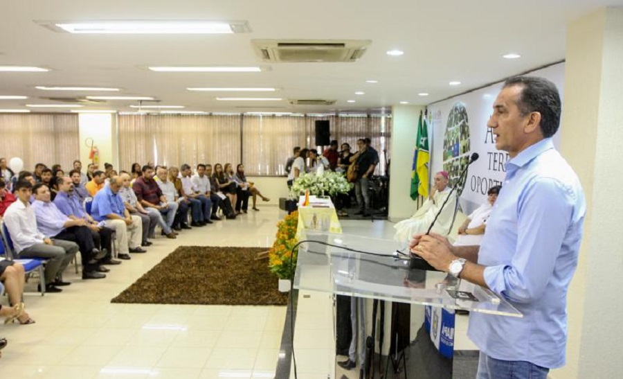 notícia: Círio 2016: Peregrinação da imagem de Nossa Senhora inicia pelo Palácio do Governo