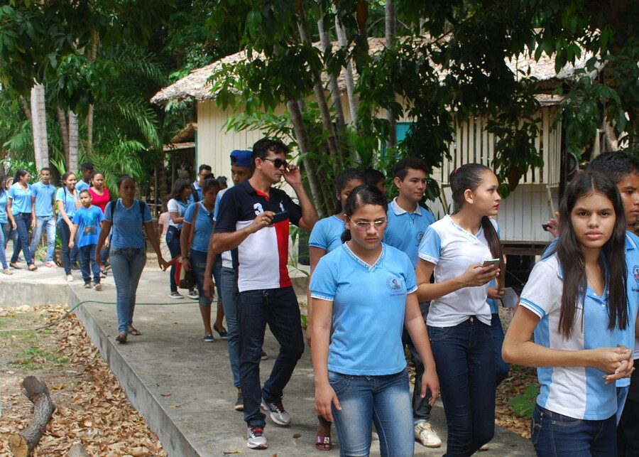 notícia: Alunos de Mazagão Novo visitam pontos históricos de Macapá