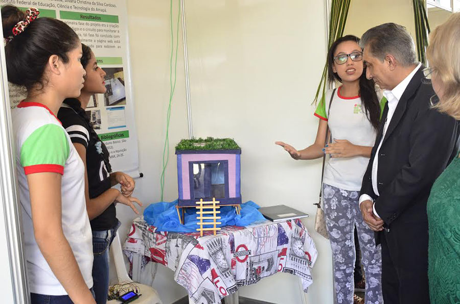 notícia: Feira de ciências exibe projeto de jovens inovadores do Amapá, de outros estados e países