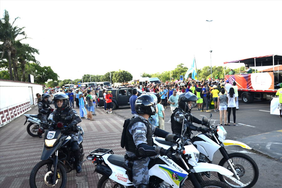 notícia: Esquema de segurança garante passagem tranquila da tocha olímpica em Macapá