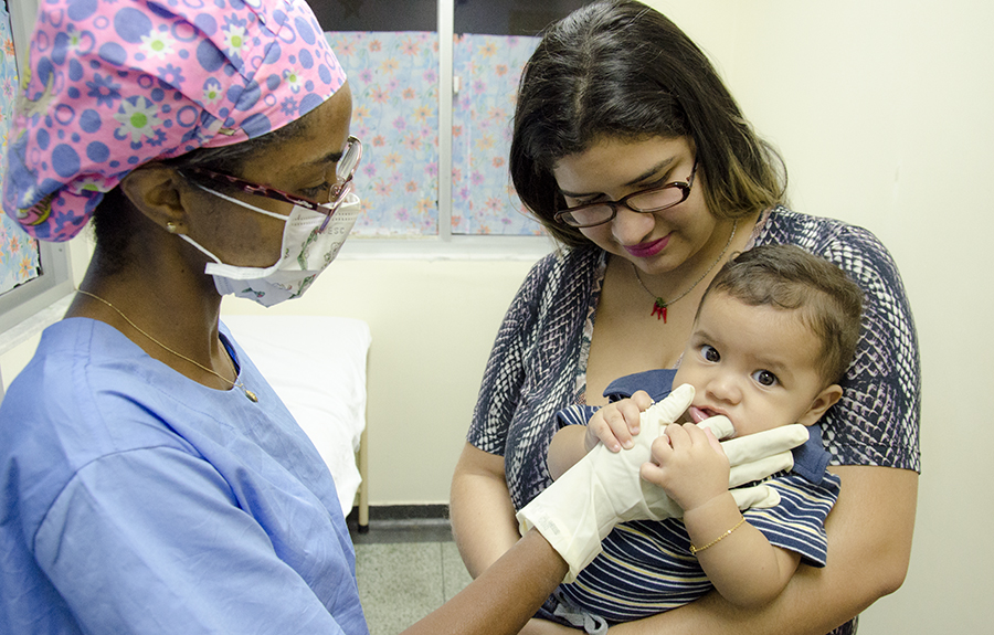 notícia: Recém-nascidos recebem acompanhamento odontológico