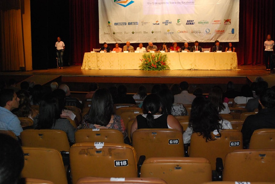 notícia: Seminário discute educação profissional no Amapá