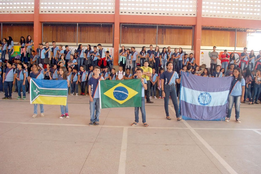 notícia: Retorno às aulas é marcado com programação especial e banda de música