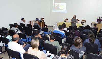 notícia: Trabalhador deve ficar atento aos sinais que levam ao suicídio, diz psicóloga