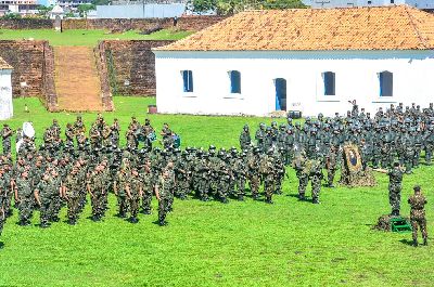 notícia: Museu Fortaleza recebe formatura do Exército e exposição do MIS