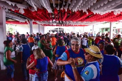 notícia: Baile da terceira idade agita festeiros em Mazagão Velho