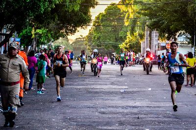 notícia: 42ª Corrida do Fogo reúne centenas de atletas pelas ruas de Macapá