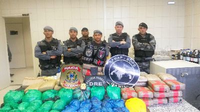 notícia: Polícia Militar apreende 97kg de drogas no porto de Santana