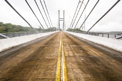 notícia: Franceses e brasileiros abrem oficialmente a Ponte Binacional do Rio Oiapoque