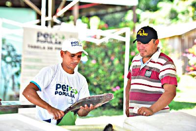 notícia: Programa Peixe Popular realiza mais uma ação na Feira do Produtor