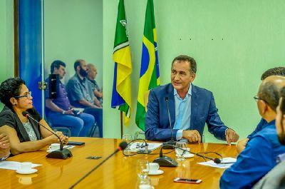 notícia: Governador assina projeto para beneficiar microempreendedores do Amapá