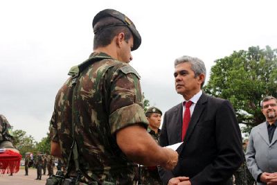 notícia: Órgãos de segurança do Amapá recebem homenagens do 34º BIS