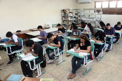 notícia: Escolas têm até esta quarta para retificar dados do Censo Escolar