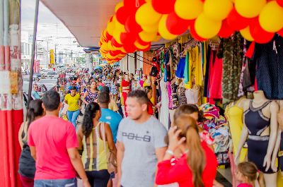 notícia: Aquecimento nas vendas muda horário de funcionamento do comércio em Macapá