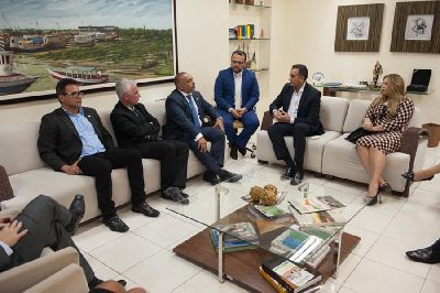 notícia: Governador dialoga com representantes da Ordem dos Advogados do Brasil