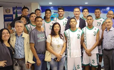 notícia: Garotos da Escola Gabriel de Almeida Café participam de seletiva nacional de basquete