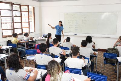 notícia: Alunos das Escolas do Novo Saber fazem teste de conhecimentos