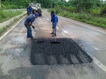 notícia: Setrap realiza Operação Tapa-buraco em Santana para o carnaval