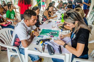 notícia: Ação do GEA leva programas sociais aos moradores do Macapaba II