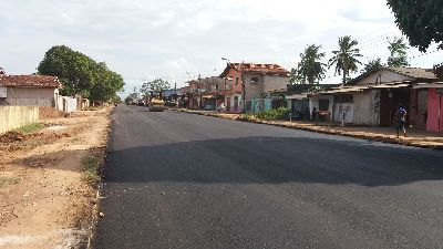 notícia: Em Santana, governo inicia pavimentação da Avenida Stélio de Oliveira