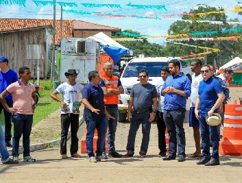 notícia: Governo faz vistoria em instalações e avalia primeiro dia da Festa de São Tiago