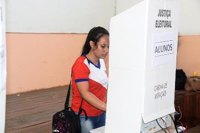 notícia: Escolas estaduais de Macapá realizam eleição de novos gestores nesta terça-feira