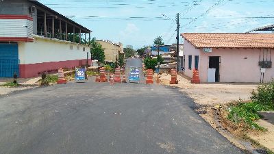 notícia: Obras de mobilidade do governo avançam com pavimentação da Avenida Karipunas