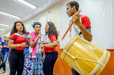 notícia: Estudantes participam de oficinas preparatórias para o II Festival Cantando Marabaixo