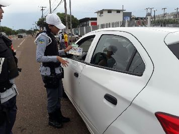 notícia: Batalhão de Policiamento de Trânsito realiza ação educativa na zona norte de Macapá