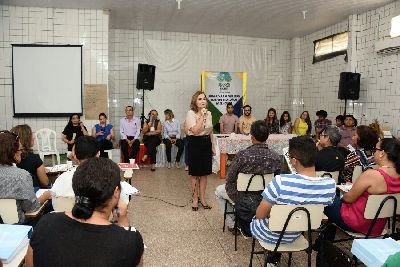 notícia: Educadores do novo modelo de escola em tempo integral concluem formação