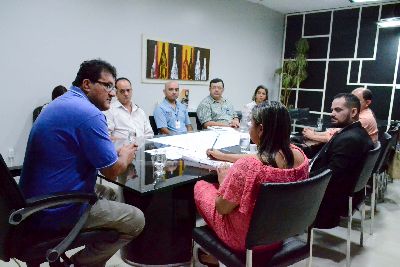 notícia: Comitê discute sobre adequações do Hospital Metropolitano