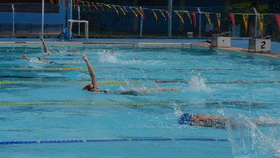 notícia: Piscina Olímpica Capitão Euclides Rodrigues reinicia escolinhas de natação