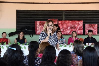 notícia: No Dia do Estudante, escola recebe kit multimídia do Governo do Estado