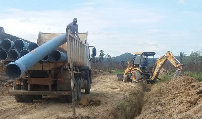 notícia: Governo amplia rede de abastecimento de água no município de Laranjal do Jari