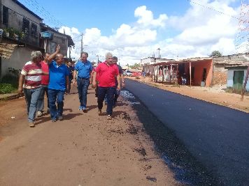 notícia: De ruas deterioradas para asfalto novo. Calçoene se torna um canteiro de obras