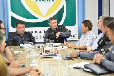 notícia: Encontro discute segurança pública no centro comercial de Macapá