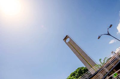 notícia: Macapá com céu claro e poucas nuvens facilita observação do eclipse