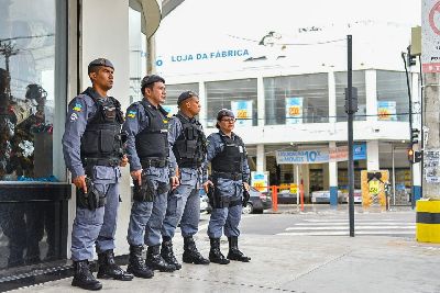 notícia: Governo reforça a segurança no comércio com ações integradas na Operação Papai Noel 