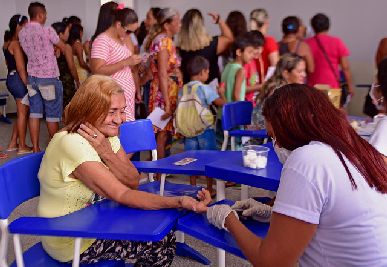 notícia: Ação Governo da Gente leva serviços sociais aos moradores do Macapaba