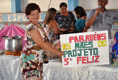 notícia: Projeto esportivo voltado para idosos homenageia mães no Paulo Conrado