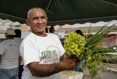 notícia: Primeira Feira Itinerante de 2018 atrai consumidores da zona sul de Macapá