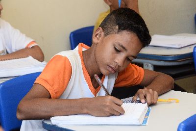 notícia: Aulas iniciam em 68% das escolas da rede estadual em 19 de fevereiro