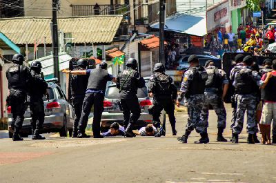 notícia: PM frustra assalto e liberta sete reféns no Santa Rita, em Macapá