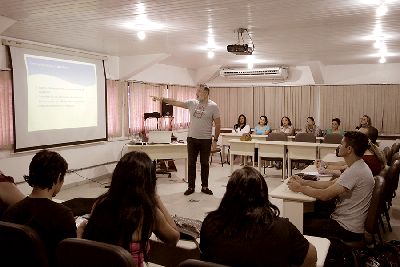 notícia: Professores amapaenses aprendem a adaptar vocabulário local à língua espanhola