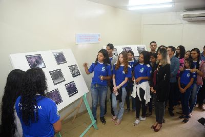 notícia: Estudantes debatem direitos sociais básicos por meio de exposição fotográfica