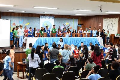 notícia: Estudantes apresentam projetos socioambientais em Conferência pelo Meio Ambiente no Amapá